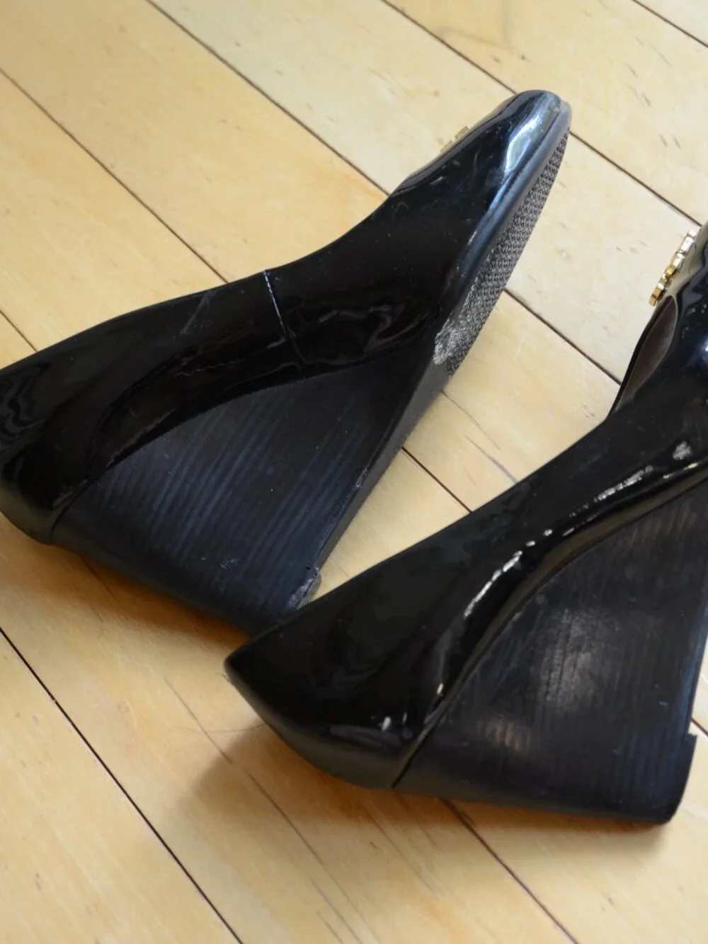 Tory Burch Jade Black Patent Leather Peep Toe Wedge Heels Size 8